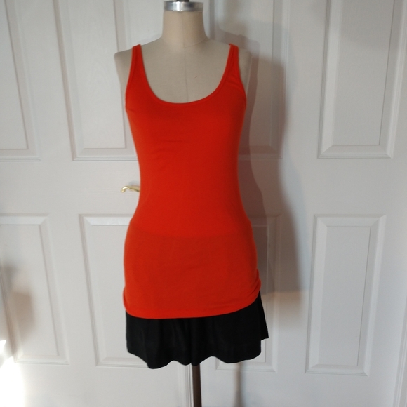 Vince Tank Top - Picture 2 of 6